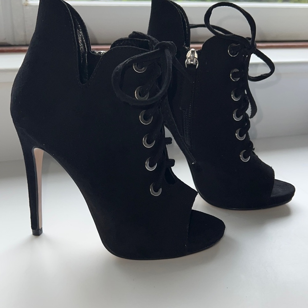 Black Open Toed Booties. Size 5. Suede Like Mater… - image 1